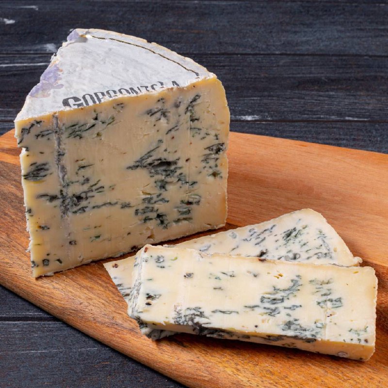 Сыр с голубой плесенью "Горганзола с трюфелем"